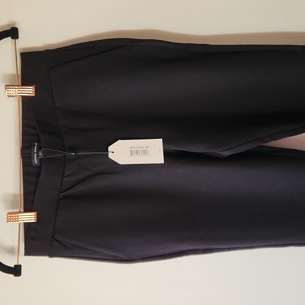 UNIVERSAL STANDARD Minimalist Moro Pocket Signature Ponte Pants Black, Size 6-8 - Picture 5 of 12